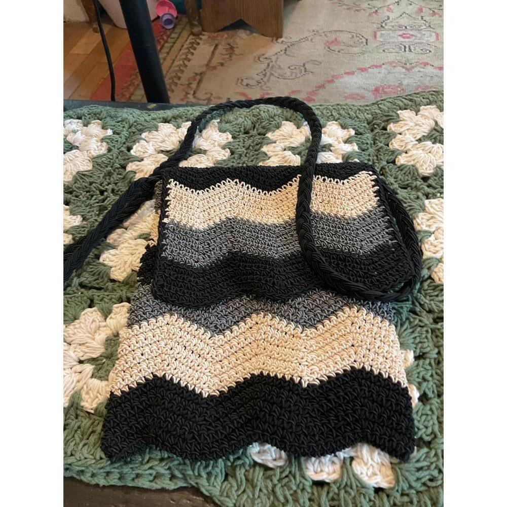 Retro Crochet Zigzag Handbag